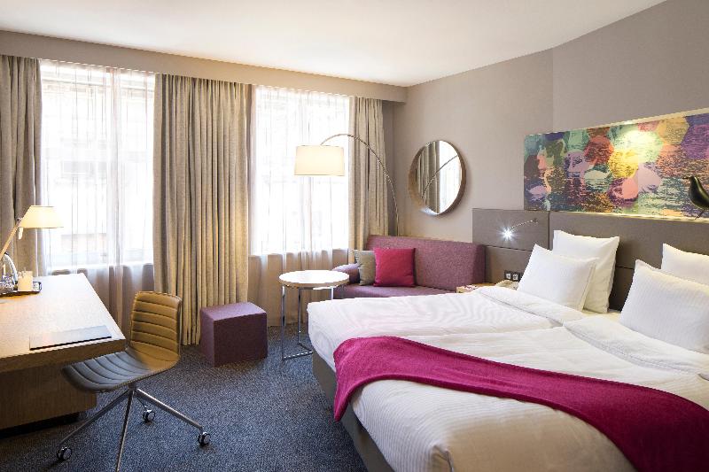 Crowne Plaza Brugge image