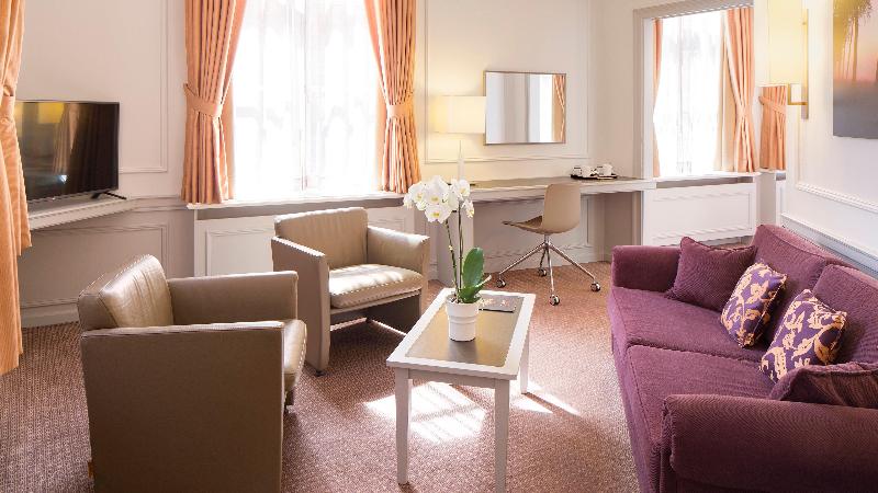 Crowne Plaza Brugge image
