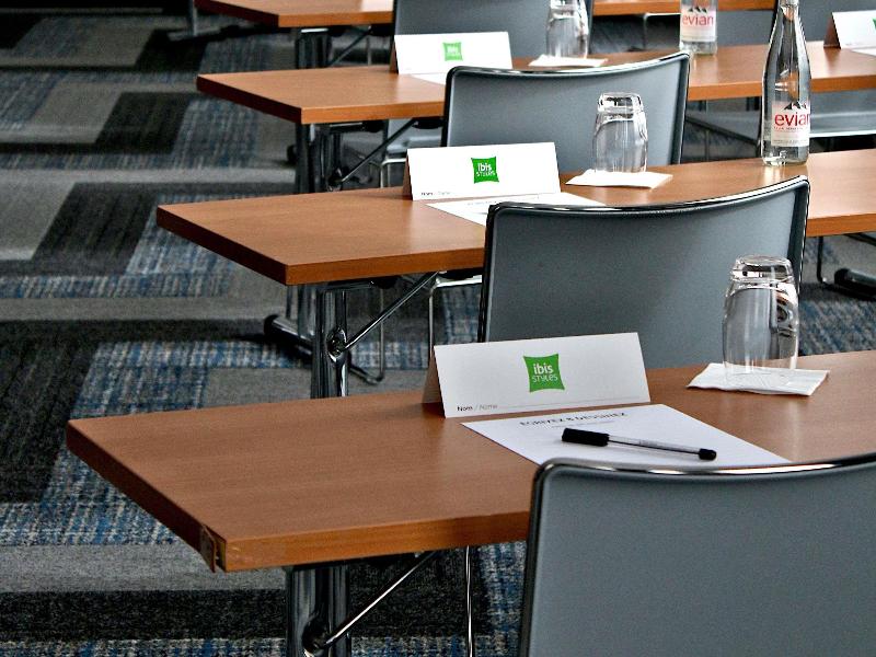 Ibis Styles Avignon Sud image