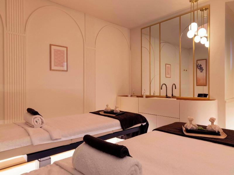 Maison Rouge image