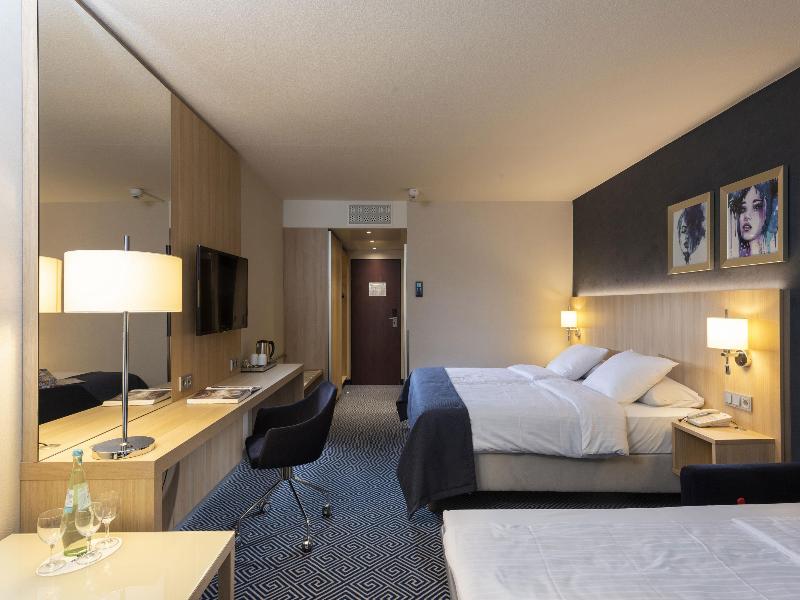Maritim Hotel Würzburg image