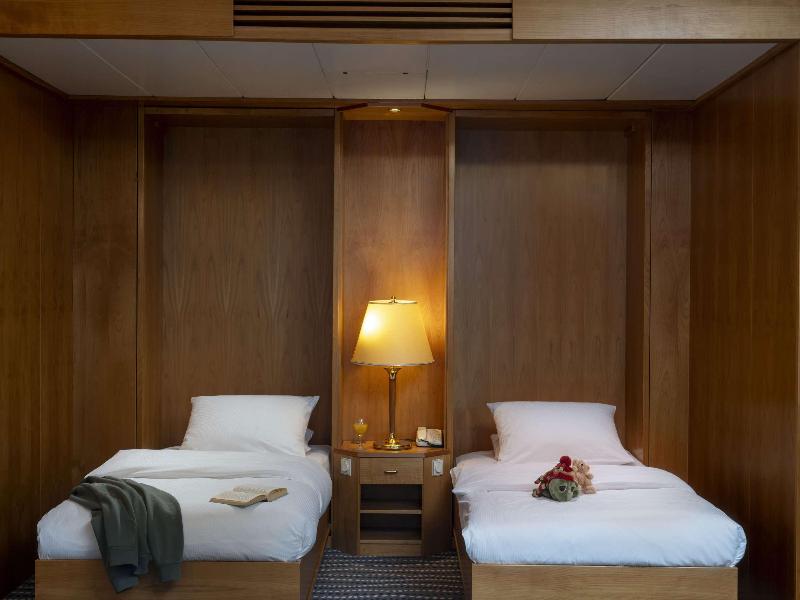Maritim Hotel Magdeburg image