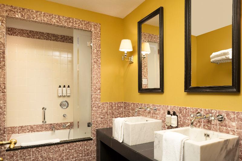Hotel des Indes, Leading Hotels of the World image
