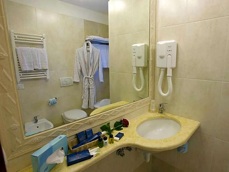 Giotto Hotel & Spa image