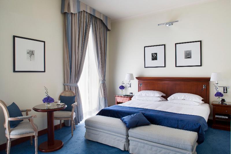 Starhotels Terminus image