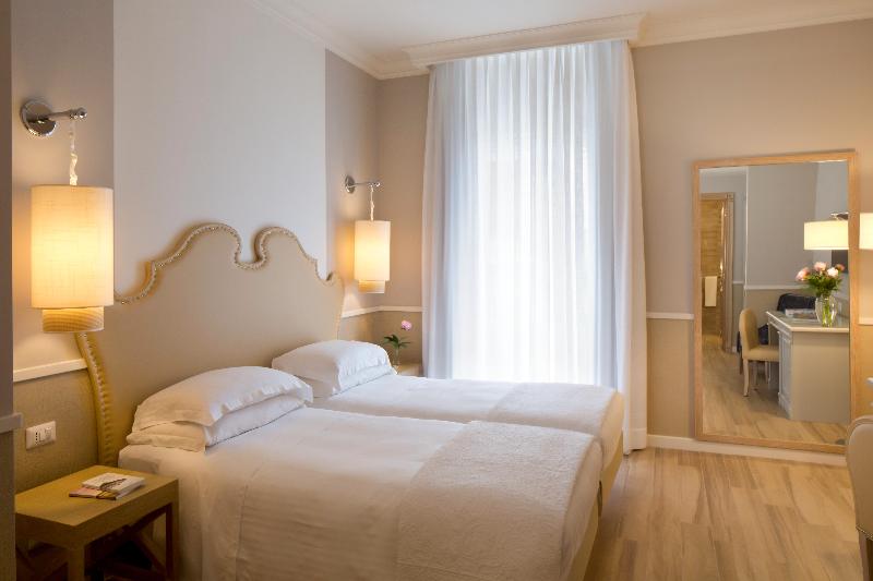 Starhotels Terminus image