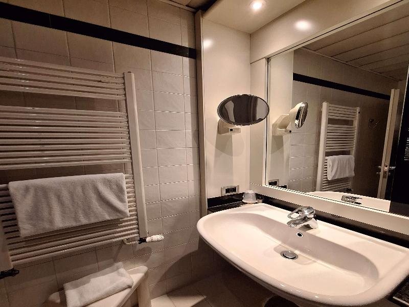 Sure Hotel by Best Western Milano image