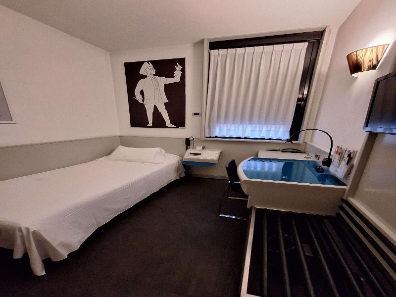 Sure Hotel by Best Western Milano image