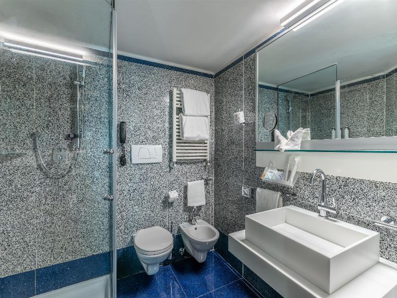 Best Western Plus Hotel Universo image