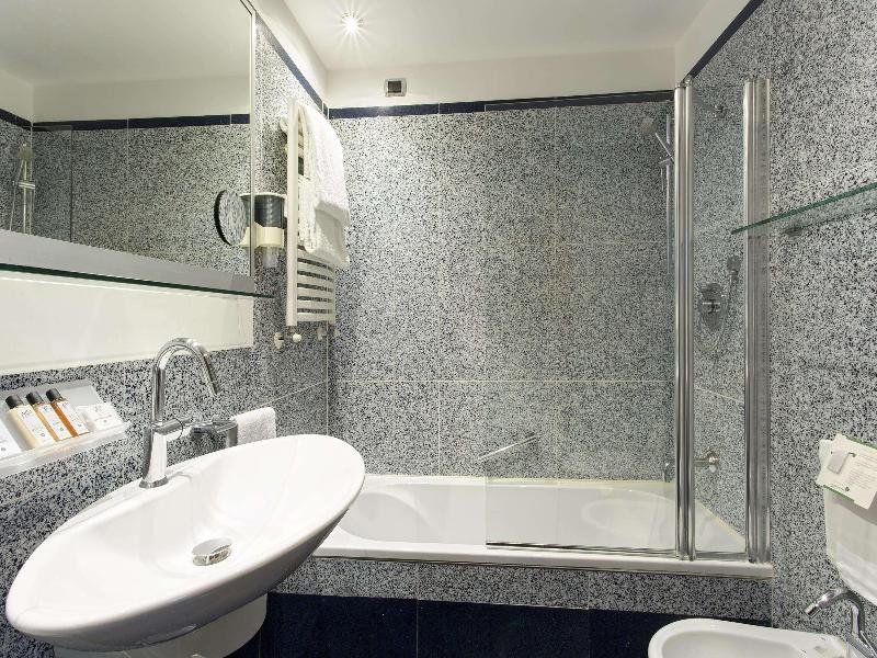 Best Western Plus Hotel Universo image