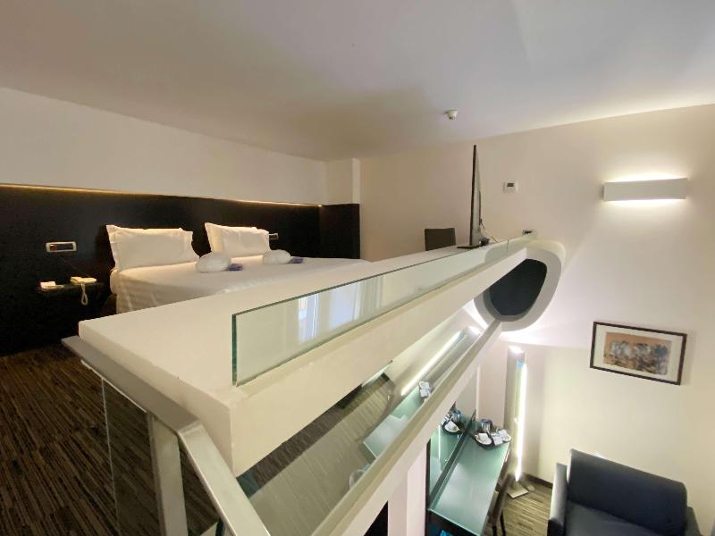 Best Western Plus Hotel Universo image