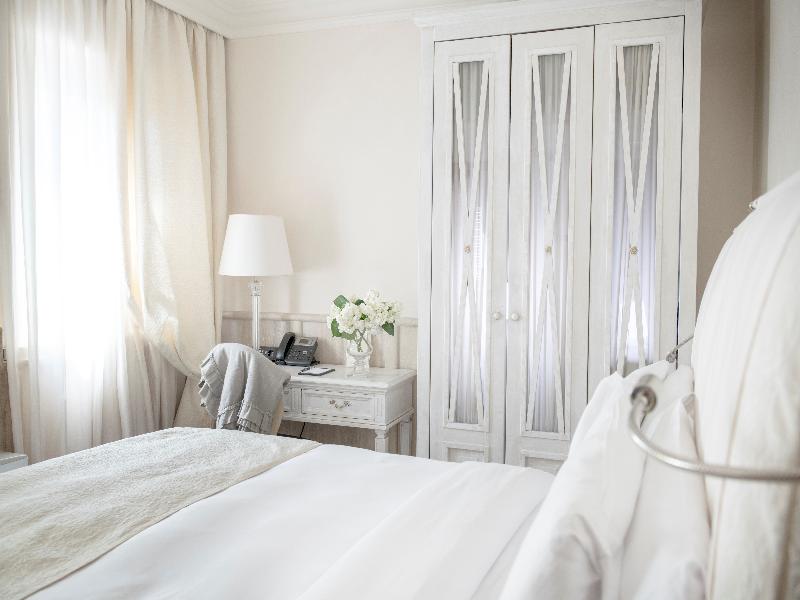 Hotel Barocco image