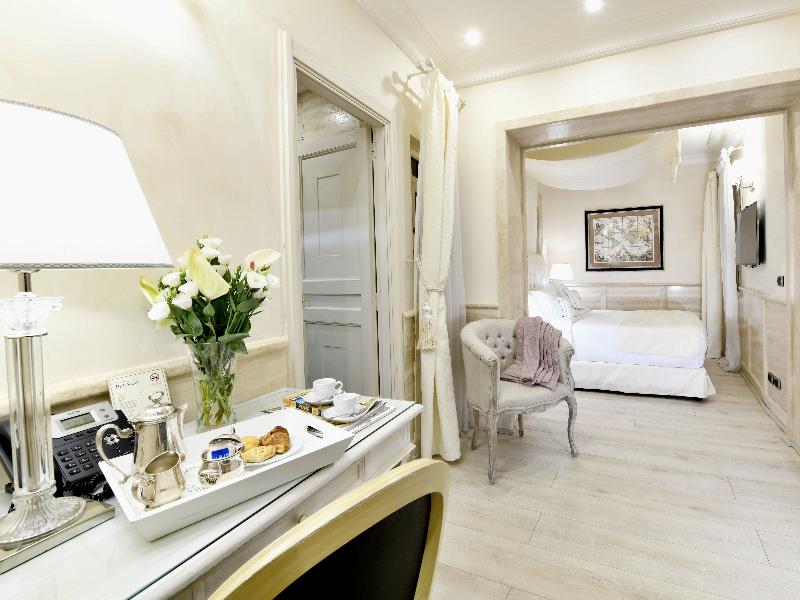 Hotel Barocco image