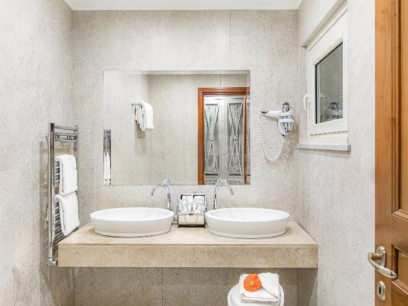 Hotel Barocco image
