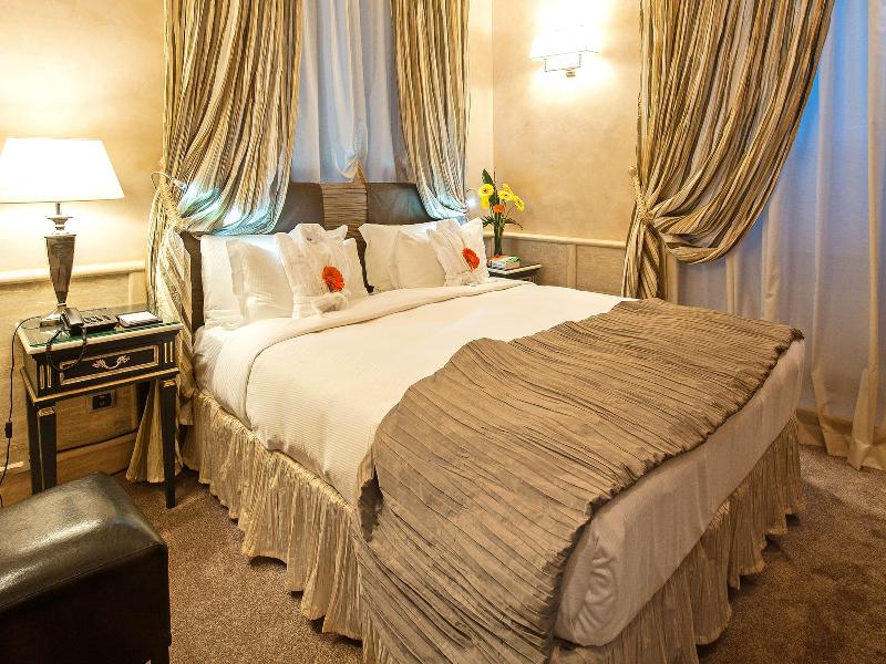 Hotel Barocco image