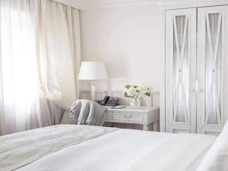 Hotel Barocco image