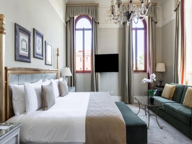 San Clemente Palace image