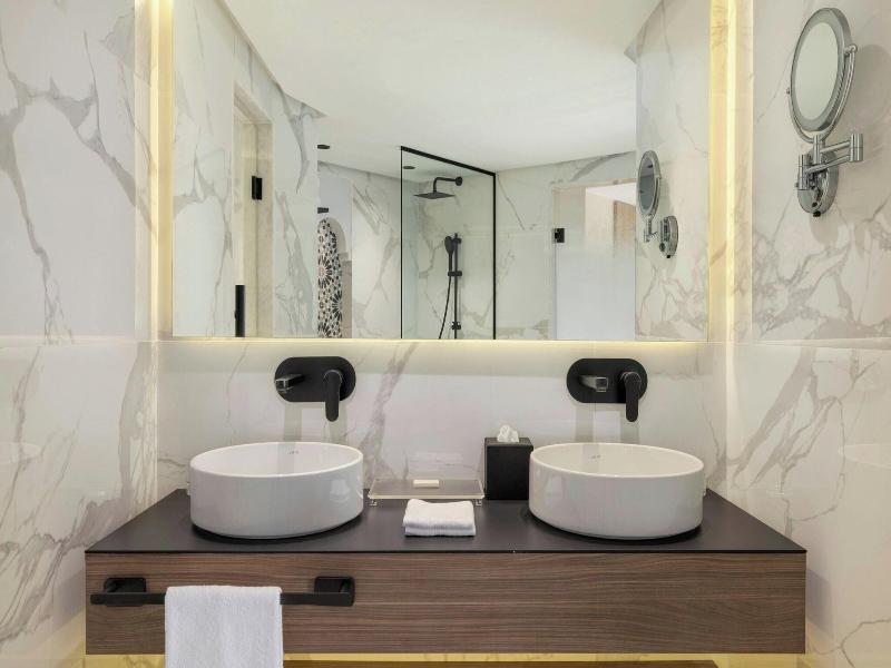 Le Meridien N'fis image