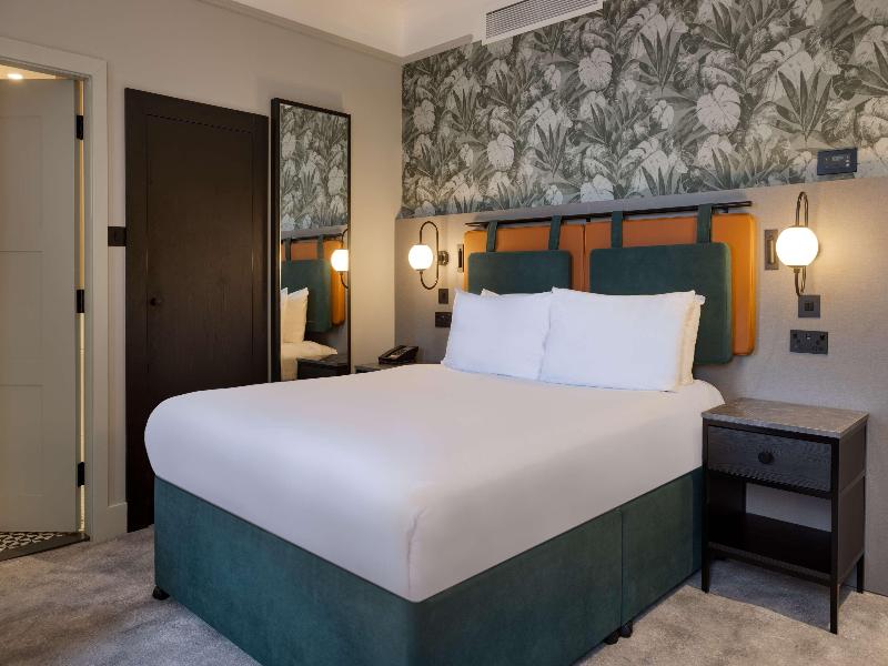 DoubleTree by Hilton Brighton Metropole image