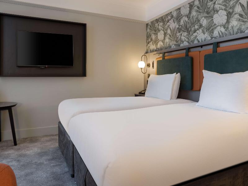 DoubleTree by Hilton Brighton Metropole image