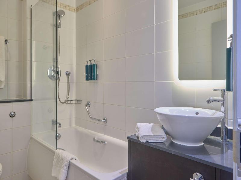DoubleTree by Hilton Brighton Metropole image
