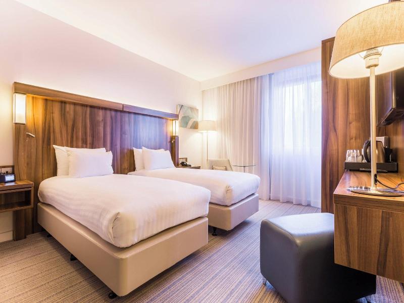 Courtyard by Marriott Glasgow Airport image