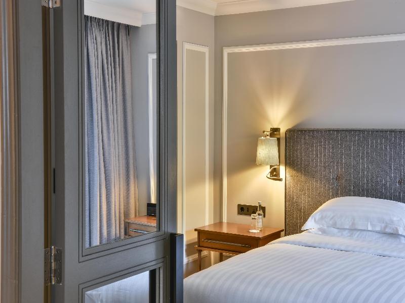 Hyatt Regency London The Churchill image