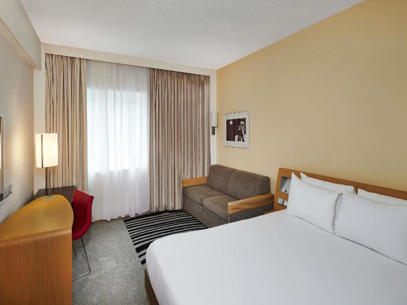 Novotel London West image