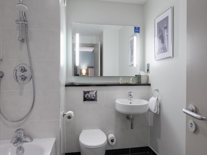 Doubletree By Hilton Angel Kings Cross image