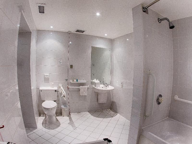 Holiday Inn London-Heathrow M4, Jct.4 image