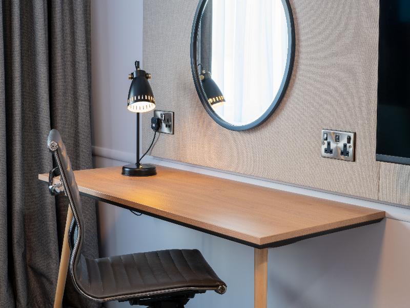 Holiday Inn London-Heathrow M4, Jct.4 image