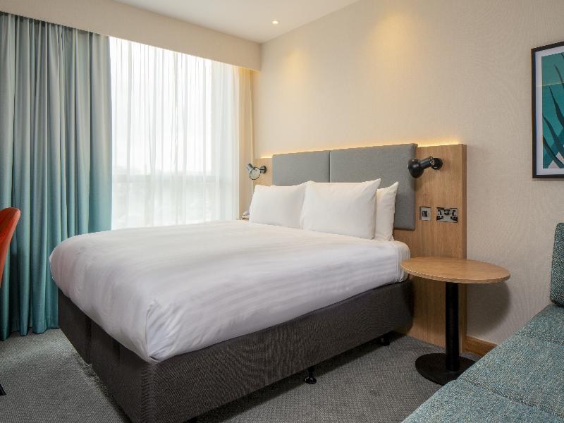 Holiday Inn London-Heathrow M4, Jct.4 image