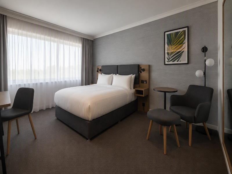Holiday Inn London-Heathrow M4, Jct.4 image
