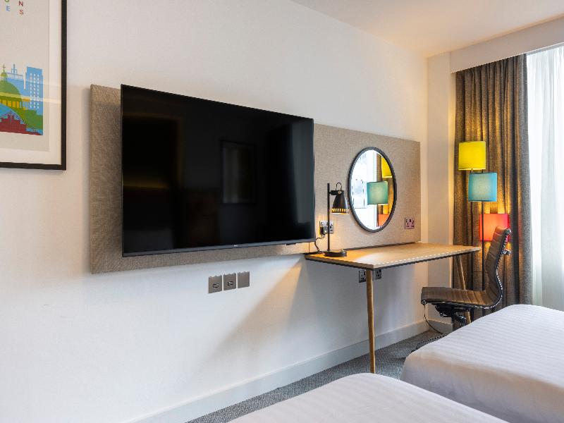 Holiday Inn London-Heathrow M4, Jct.4 image