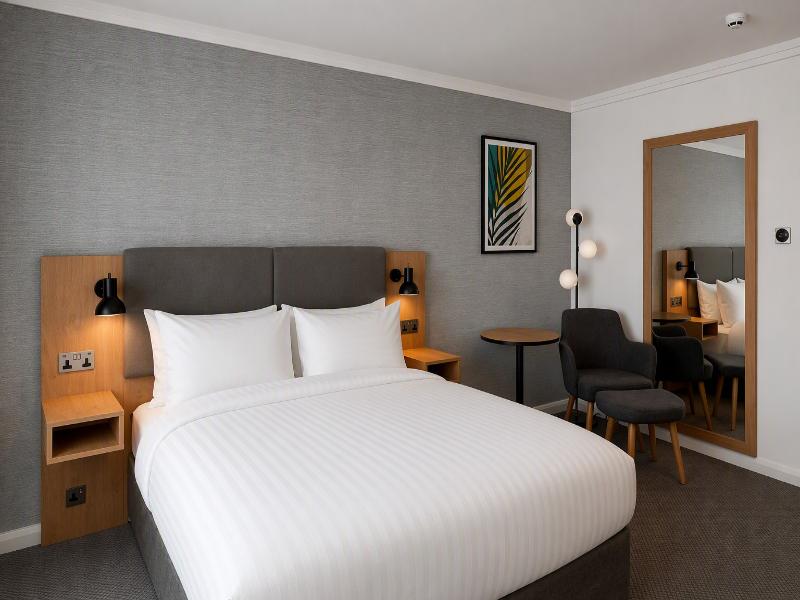 Holiday Inn London-Heathrow M4, Jct.4 image