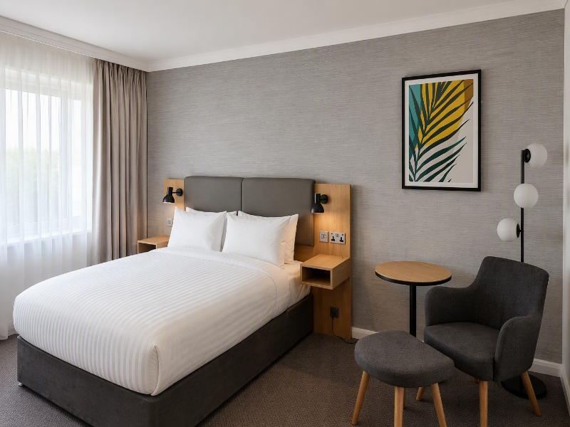 Holiday Inn London-Heathrow M4, Jct.4 image