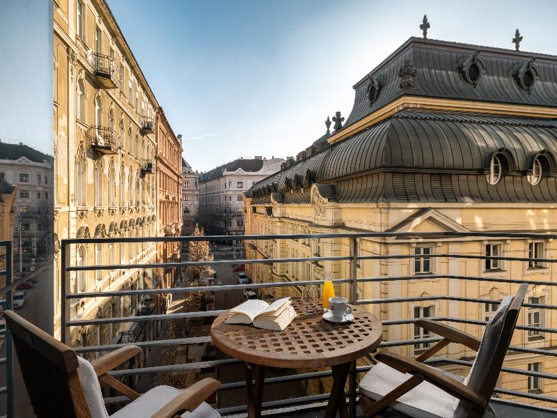 NH Budapest City image