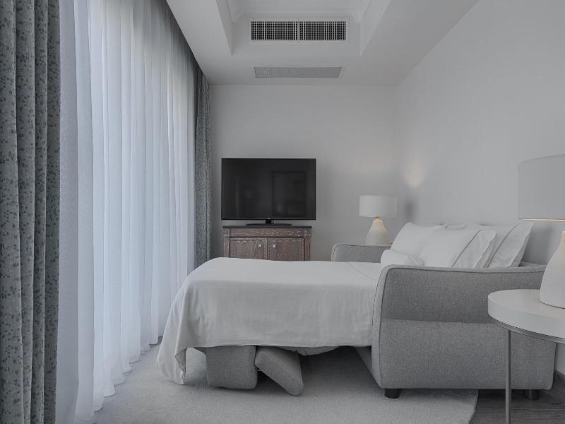 Westin Dragonara Resort image