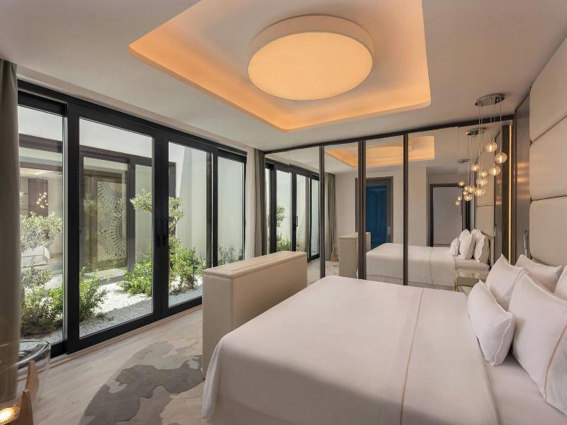 Westin Dragonara Resort image