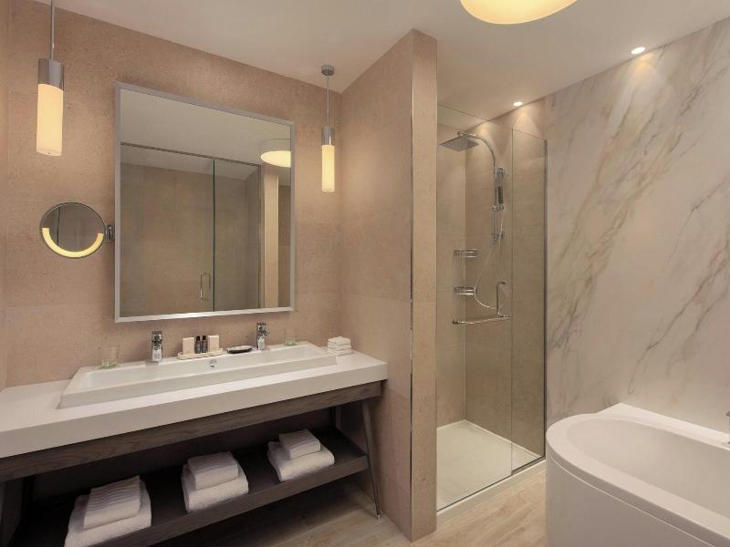 Westin Dragonara Resort image