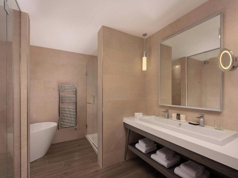 Westin Dragonara Resort image