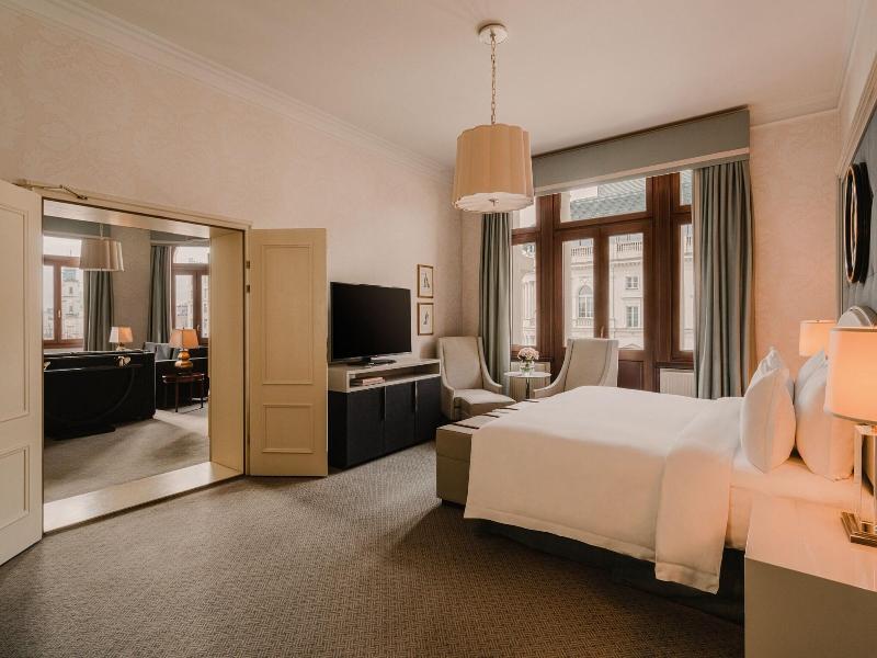 Bristol a Luxury Collection Hotel image