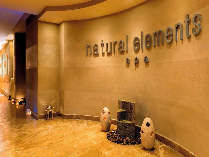 Le Meridien Dubai Hotel & Conference Centre image