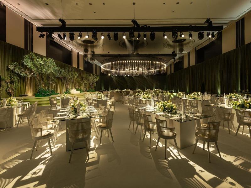 Le Meridien Dubai Hotel & Conference Centre image