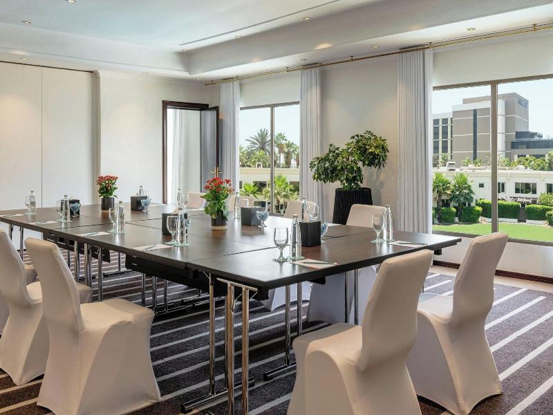 Le Meridien Dubai Hotel & Conference Centre image