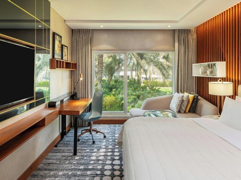 Le Meridien Dubai Hotel & Conference Centre image