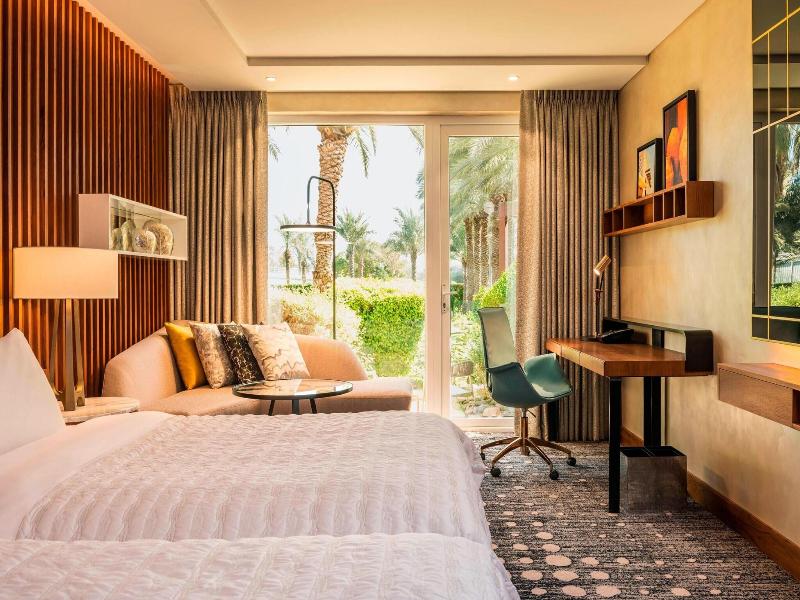 Le Meridien Dubai Hotel & Conference Centre image