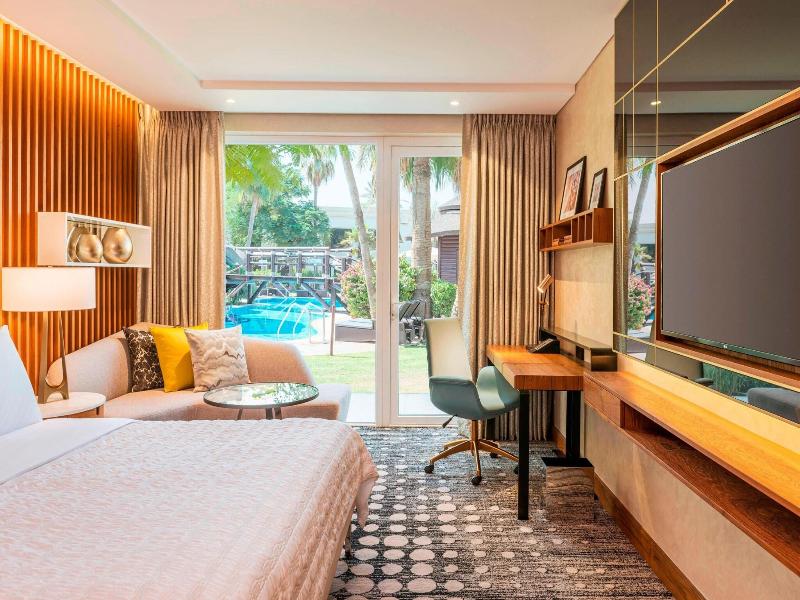 Le Meridien Dubai Hotel & Conference Centre image