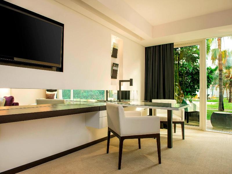 Le Meridien Dubai Hotel & Conference Centre image