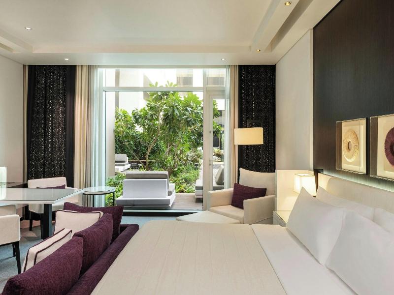 Le Meridien Dubai Hotel & Conference Centre image